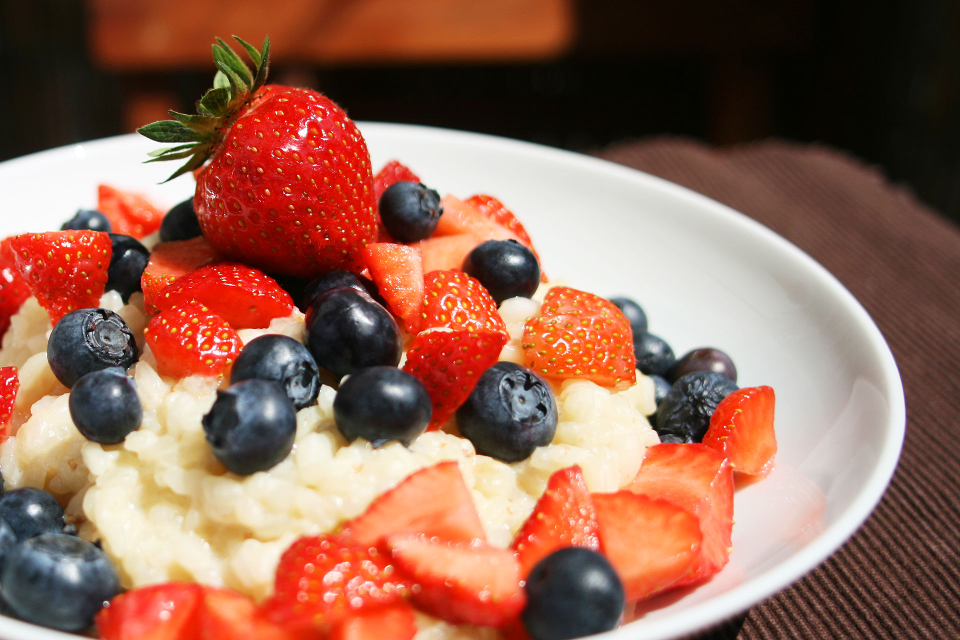 Aus welchen Gründen man auch immer Sport treibt, die wichtigste Voraussetzung für jede körperliche Bewegung und sportliche Leistung ist richtige Ernährung …