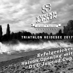TRIATHLON HEIDESEE 2017 Erfolgreiches Saison Opening mit DTU Jugend Cup / Simon hatte sich als guter Schwimmer am Rand des Junioren-Feldes aufgestellt und kam mit dem Startschuss schnell vom Sandstrand des Heidesses ins Wasser.