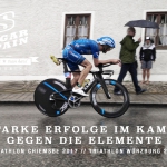 TRIATHLON CHIEMSEE 2017 Starke Erfolge im Kampf gegen die Elemente / Schon im Wasser mit einer Minute Vorsprung ein Zeichen gesetzt und auf dem Rad weiter ausgebaut: MIchael Raelert rast trotz Wind und Nässe in 1:58 Stunden über die 80 km