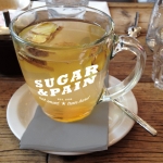 Nach den Festen kommt das Fasten: Ingwer Tee ist gesund und unterstützt die Fettverbrennung © sugarandpain.com