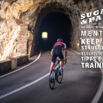 Weiterstrampeln in herausfordernden Zeiten im Triathlon – Ein Licht am Ende des Tunnels © sugarandpain.de / Adobe Stock