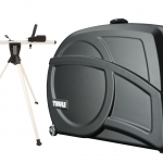 Mit dem THULE RoundTrip Transition Radkoffer mit integriertem Montageständer wird die Reise mit dem eigenen Rennrad oder Mountainbike in das Trainingslager mit Sicherheit zum Kinderspiel.