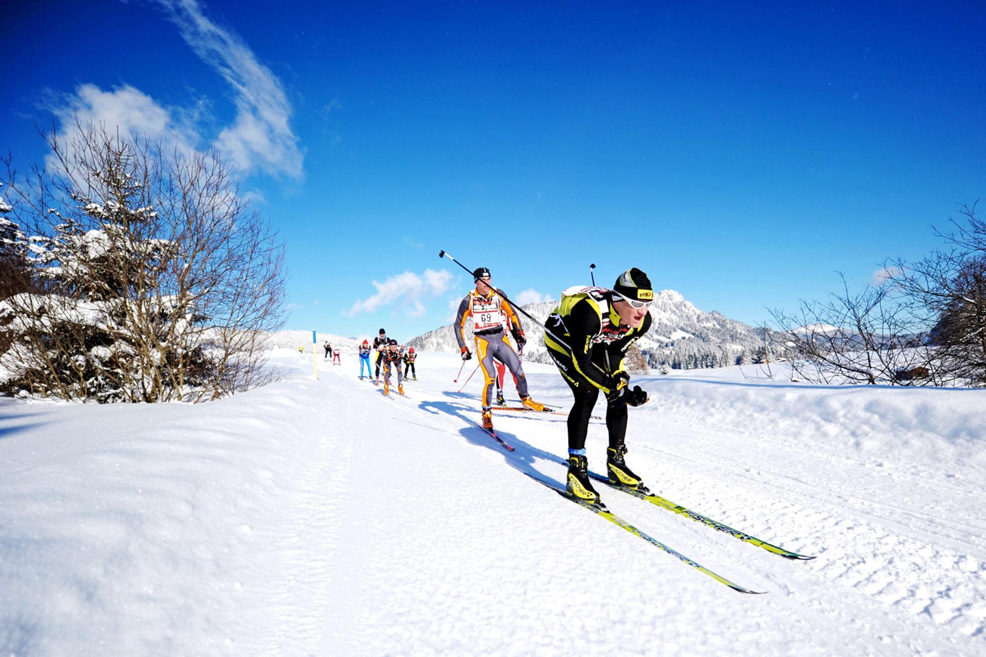 Langlaufen im Tannheimer - Tal: Trainieren im schneesicheren Hochtal: Das Tannheimer Tal bietet mit 140 Loipenkilometer ideale Trainingsmöglichkeiten für Triathleten und Ausdauersportler zum Langlaufen und Skating.
